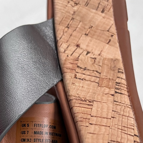 FitFlop Metallic F-mode Leather/Cork Flatform Sandals - Picture 8 of 11